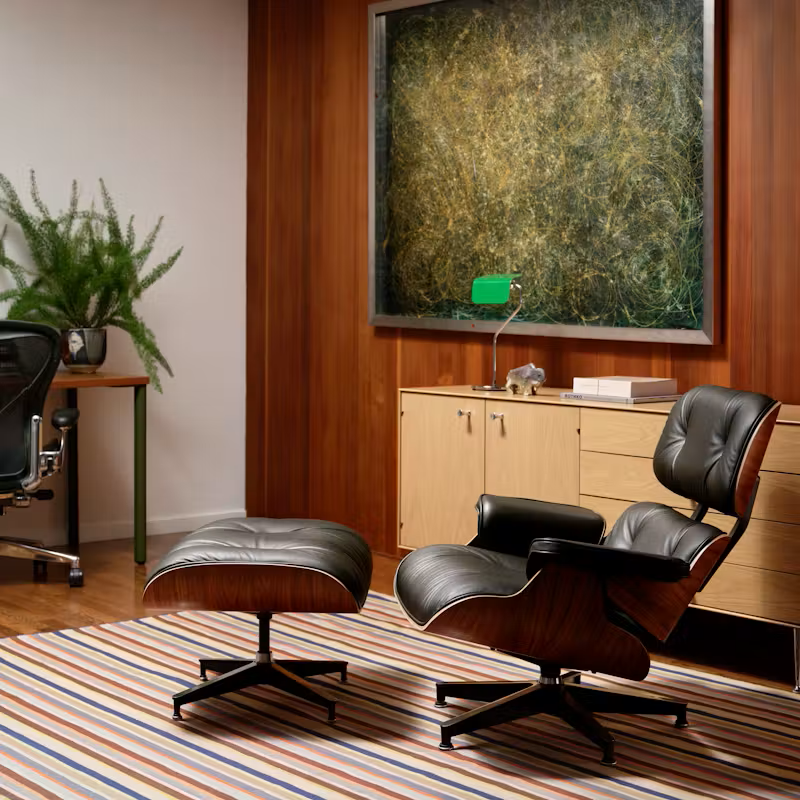 Living Room Lounge Chairs & Ottomans